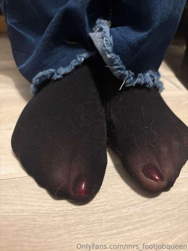 mrs_footjobqueen image #0