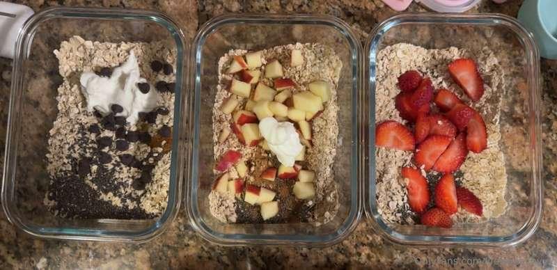 Meal prepping lots of overnight oats 😋