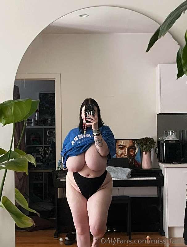 come take pictures with me 