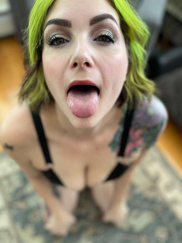 yourhotwife10 image #1