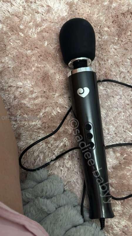 Want to unlock daily NSFW content? Over 3700 pics+vids for $..