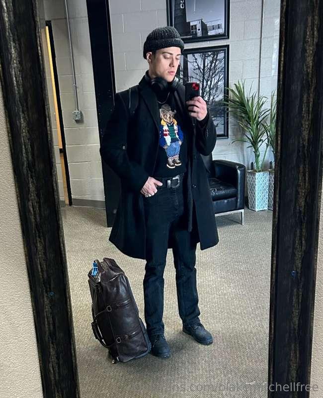 Outfit check… do I pass? 😅