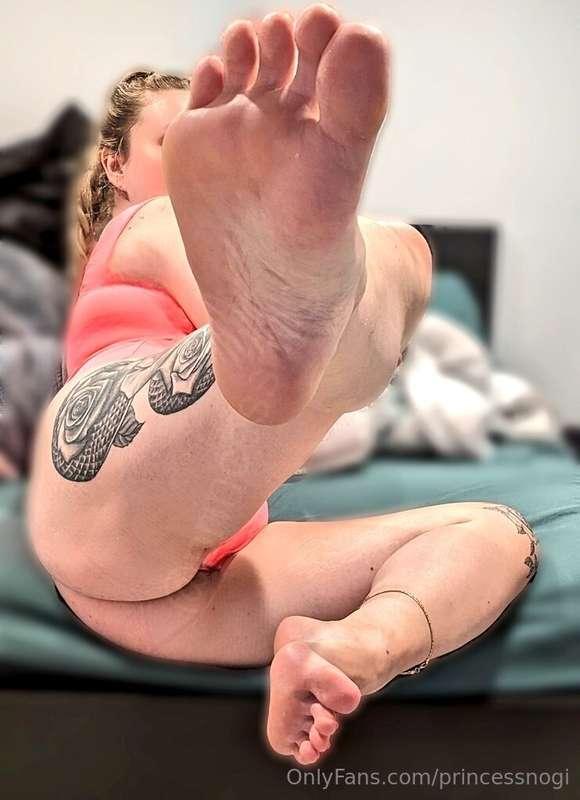 It's waiting for you ... 😈   Happy Saturday Goons 💕