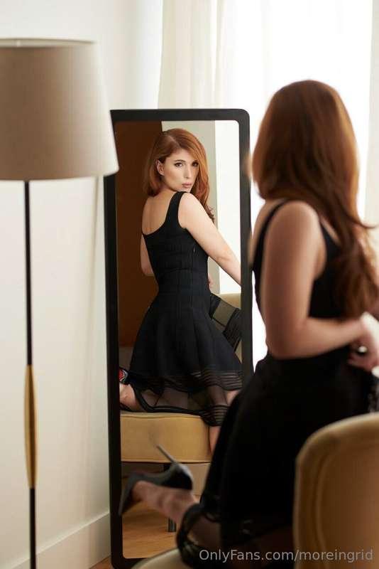 Wanna see what’s under my dress? I’m not wearing anything el..