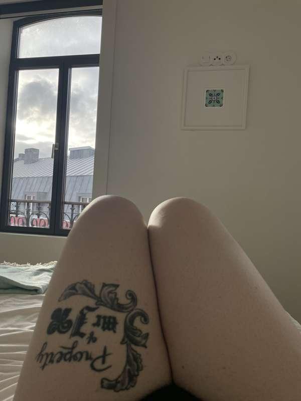 🥰 Just Resting my Legs & Some Deep Thoughts for Ya 