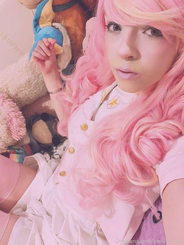 Come hang out and get me naked ya nerds!!! I'm live