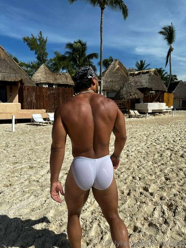 Tonight this ass is getting a lot of attention;)
