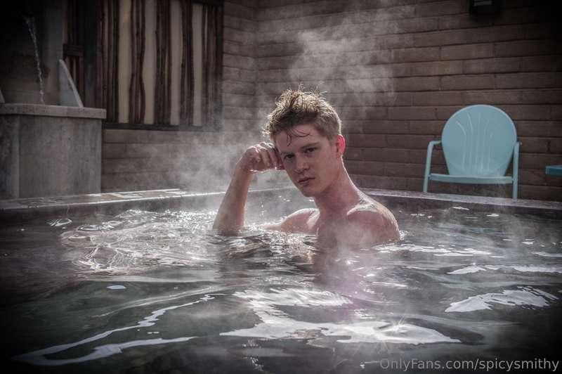 I’m about to send out a fuuuucking sexy  B&W hot springs pho..