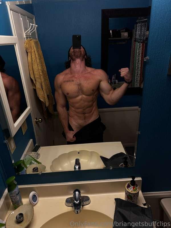 Happy Monday 😉 Come join me over on http://www.onlyfans.com/..