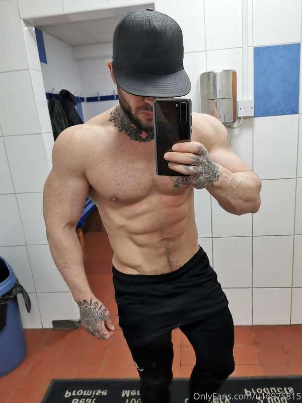 More gym pose