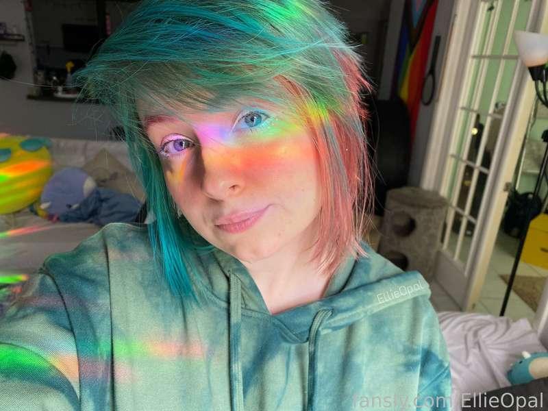 😘😘😘



#tease #tits #rainbow #glasses