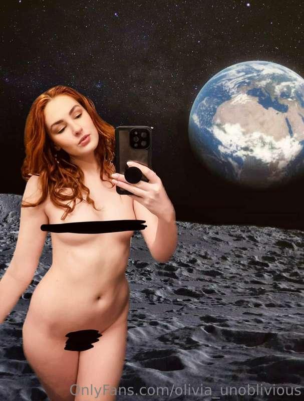 Some might say my nudes are out of this world ✨