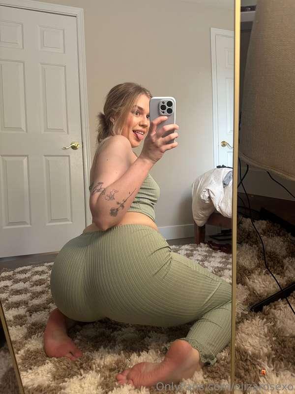 happy hump day 👅🍑