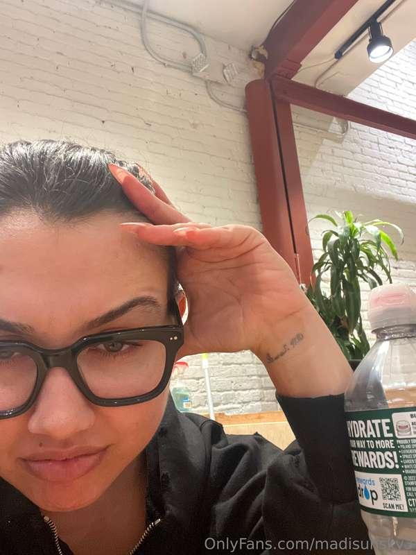 POV: Me waiting for you to answer my DM’s 😉