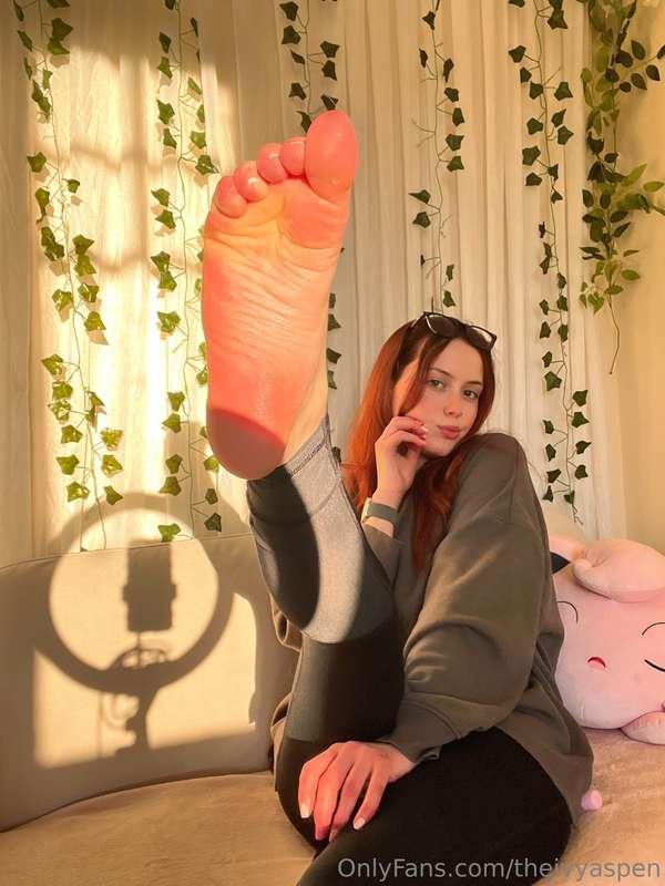 You’ve never been so weak for oily soles. 