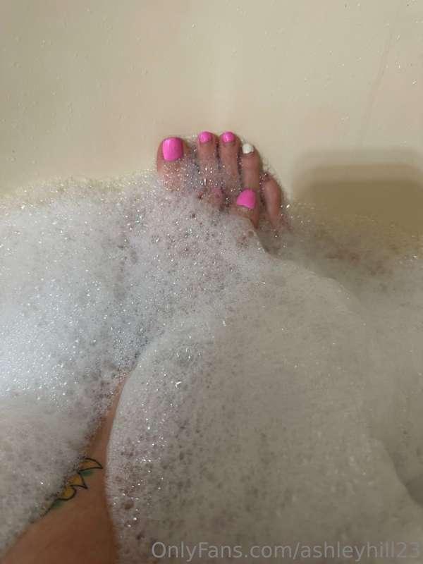Feet 👣 pic Friday!!
Next week, I have sooo much planned for ..