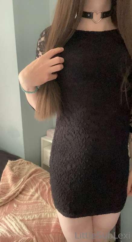 🖤 got a new dress today 🖤

Looks so cute and innocent, imagi..
