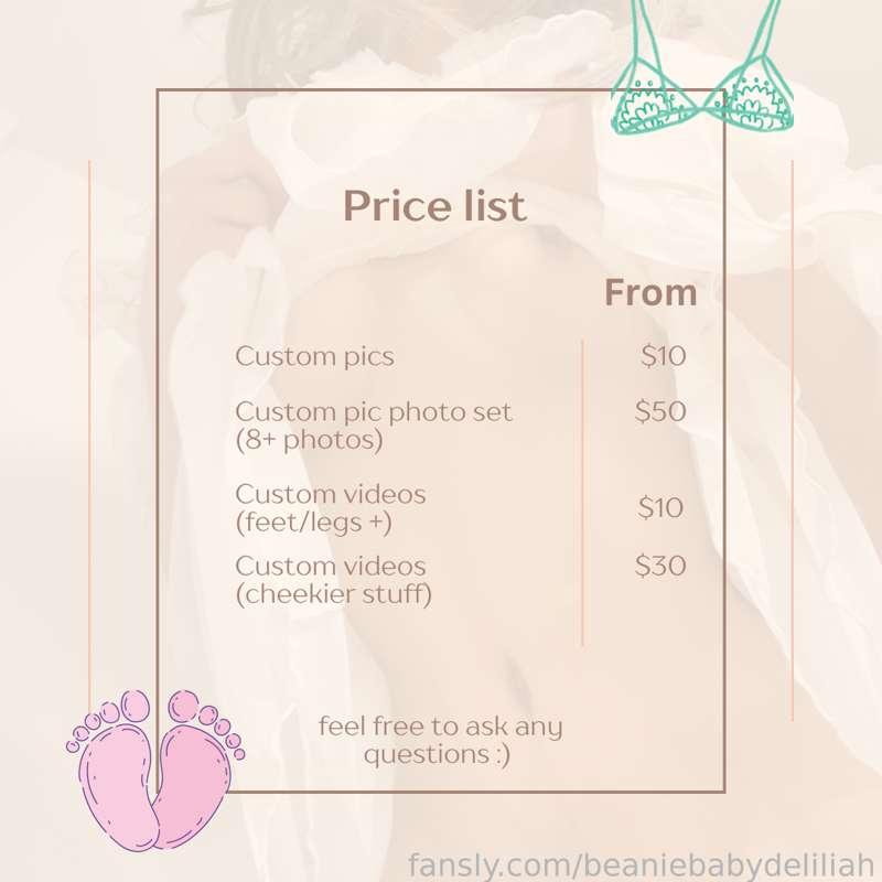 Here’s my customs price list .　 . • ☆ . ° .• °:. *₊ ° . ☆ Use as a guide. Message me for specifics 

(◎ω◎*) ps look at my titties 


#nudes #titties #tits #petite #smallboobs #ebony #ebonynudes #lewds #softgirl #princess #ddlg 