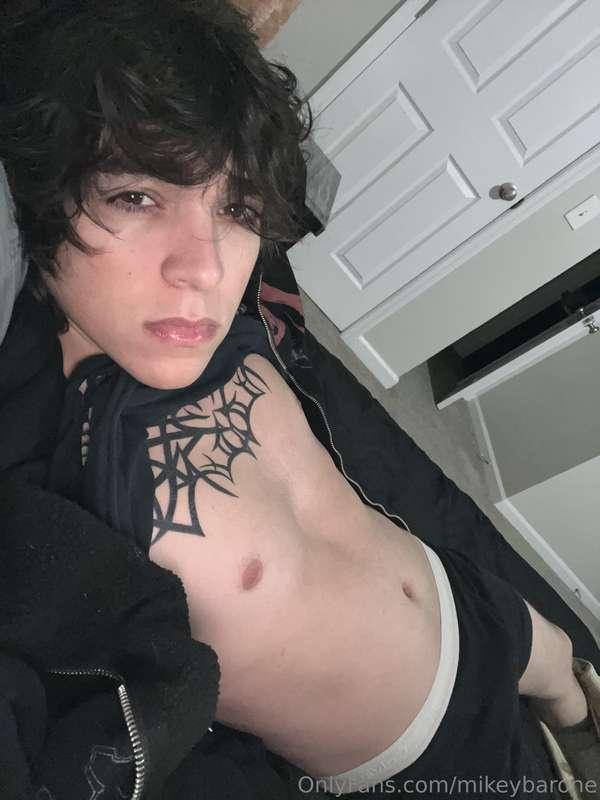 Want you to bend over and show me what that tongue can do.