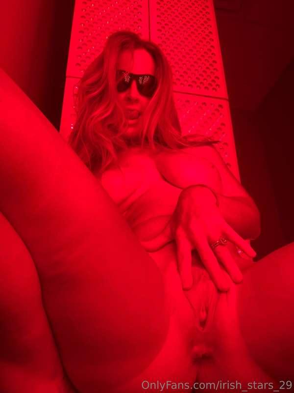 Would you get naughty with me in this red light room? 😈 I wa..