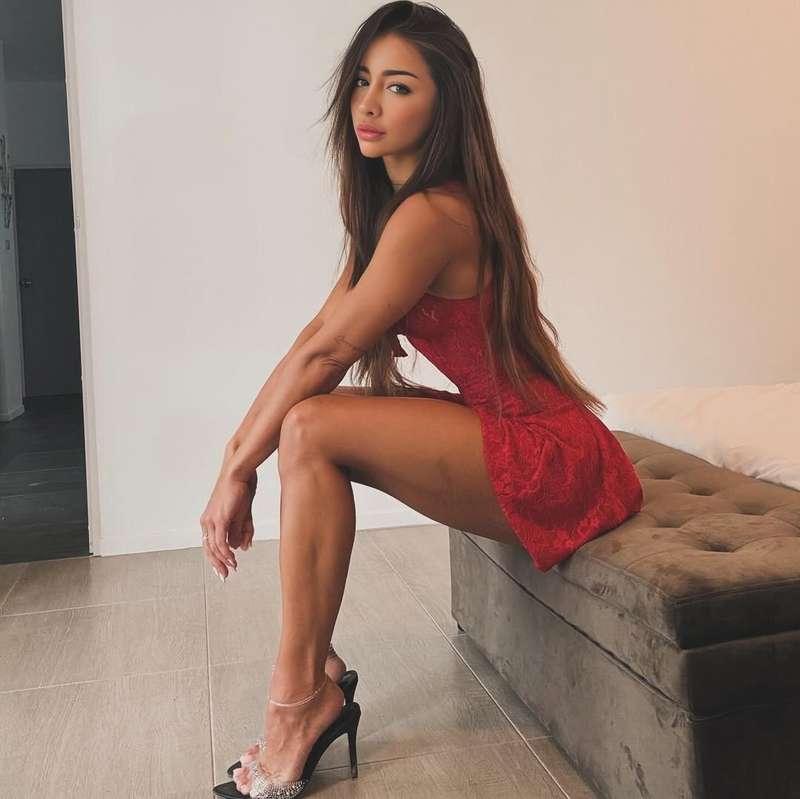 Follow @lina.free my gorgeous 19 yo asian friend 💖 onlyfans...