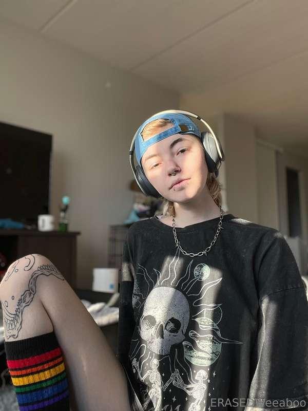 Who needs to be dominated by a goth tomboy tonight?🖤✨💀