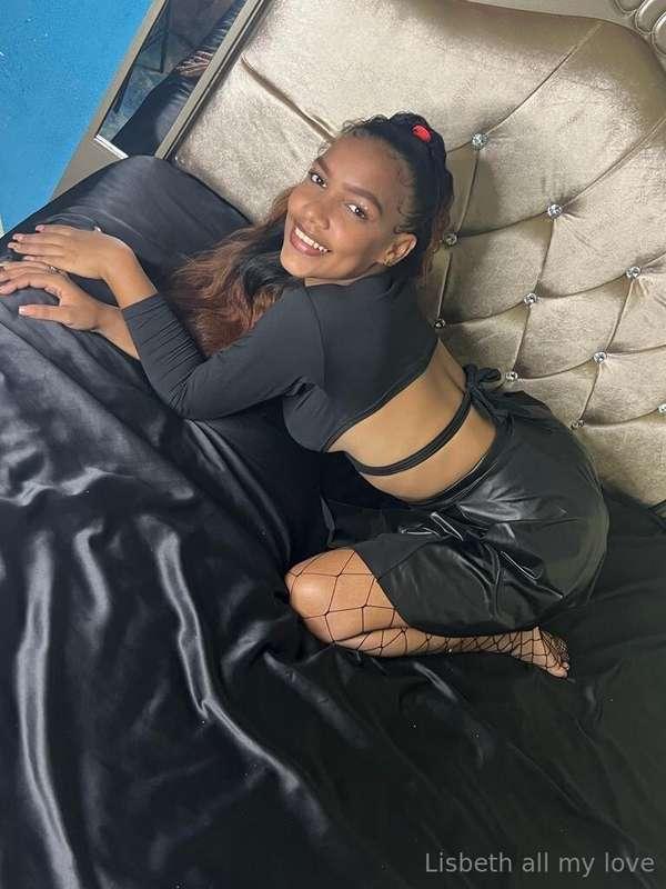 lisbeth0745 image #0