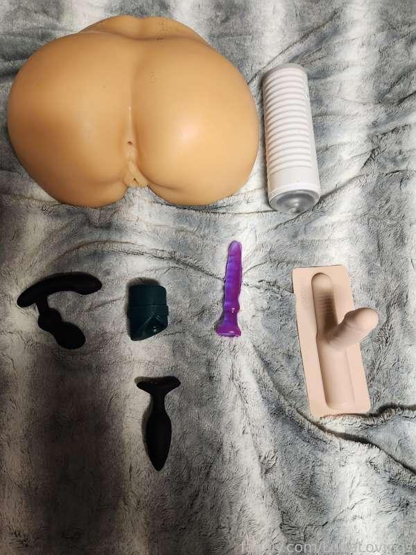 ❤️Picture of my irl toys maybe ill let you play with them one day :3 ❤️