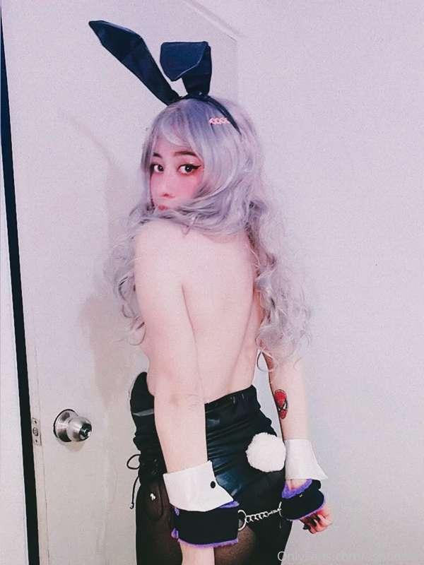 Se ha escapado tu pequeña conejita 🐇

¿Una foto de frente y ..