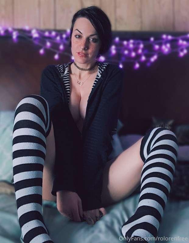 You get home and I’m in your bed like this, what you do? 🥺👉🏻..