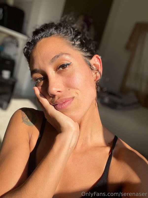 100% NATURAL, LATINA AND WITHOUT FILTERS😜 I don't wear makeu..