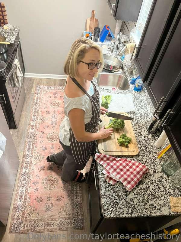 This is a working kitchen! Stirring, simmering, and storytel..