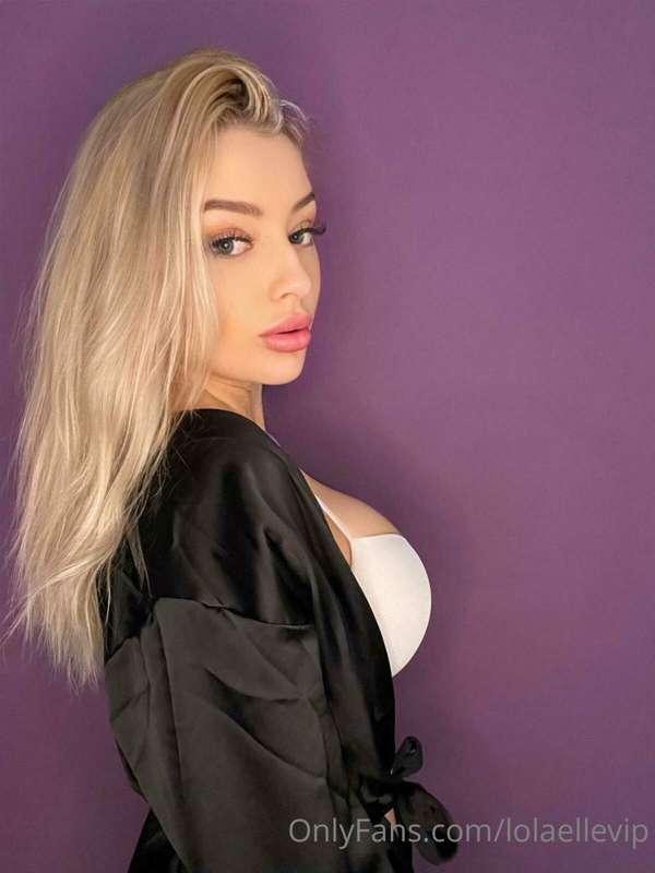 ## a blonde hotter than fire can make you touch the heavens ..