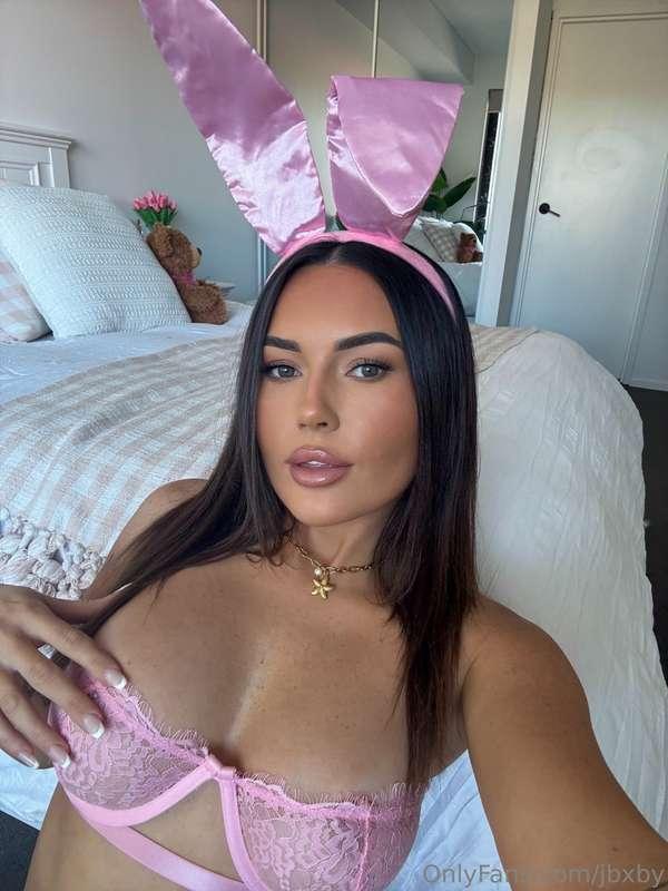 Bad bunny behaviour 🐰🩷