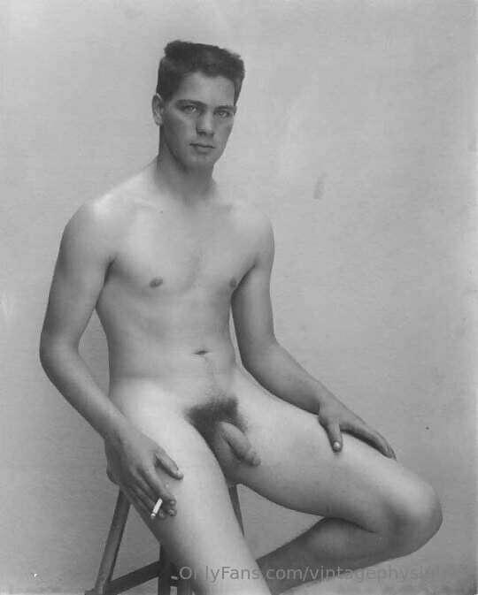 Happy Friday!  Casual posing...don't you love it?