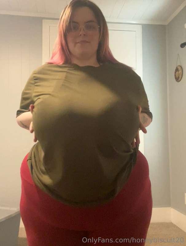 Want me to take my boobs out and play? Go buy the ppv that w..