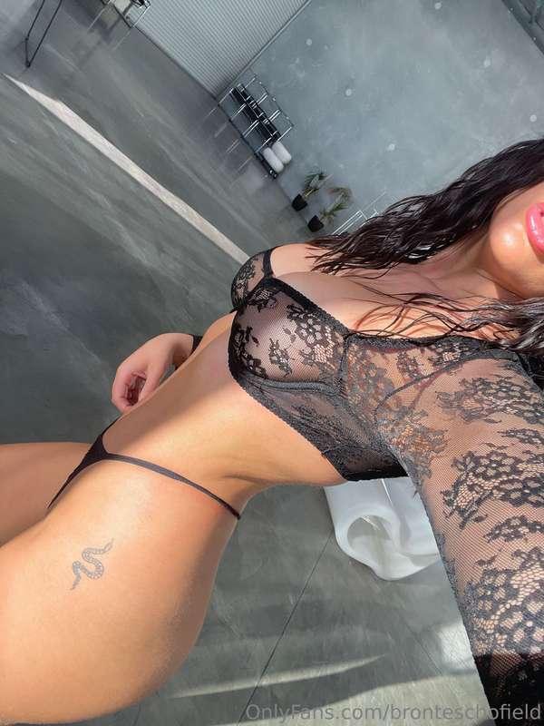 am i your perfect woman? 