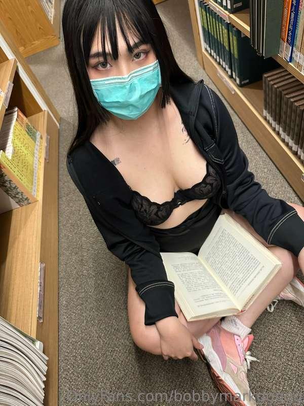 要和我一起看書嗎