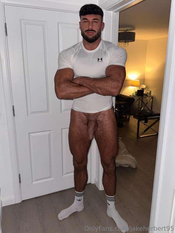Just your average giant 😈