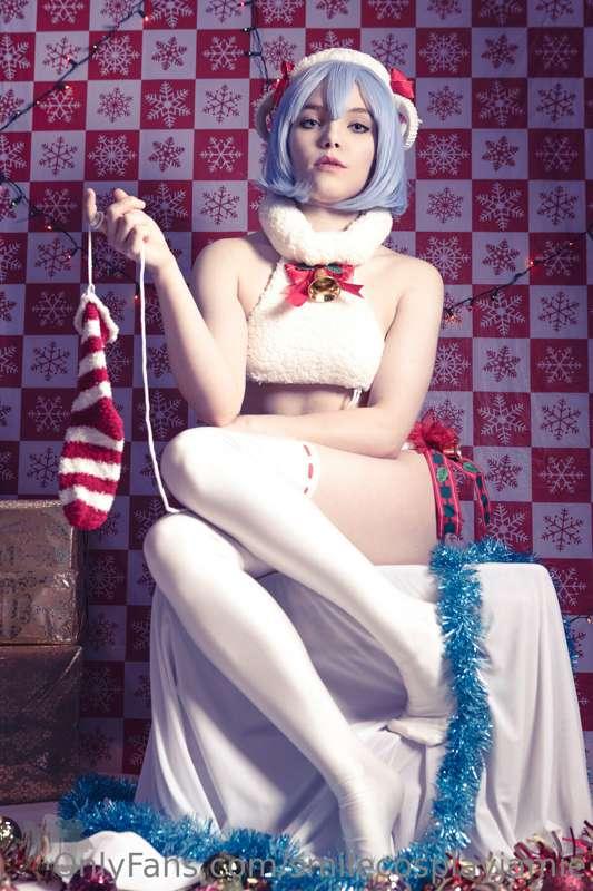 These stockings aren't going to fill themselves.