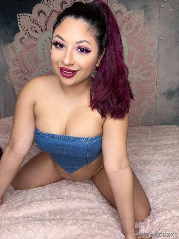 Bored? Have a scroll through my profile 🥰 or the DMs 😜