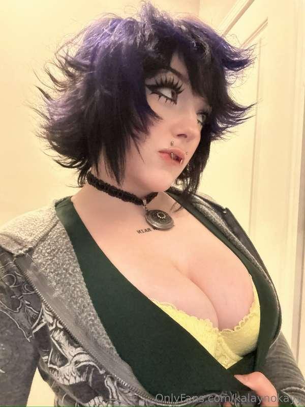 ready to motorboat me? 😍