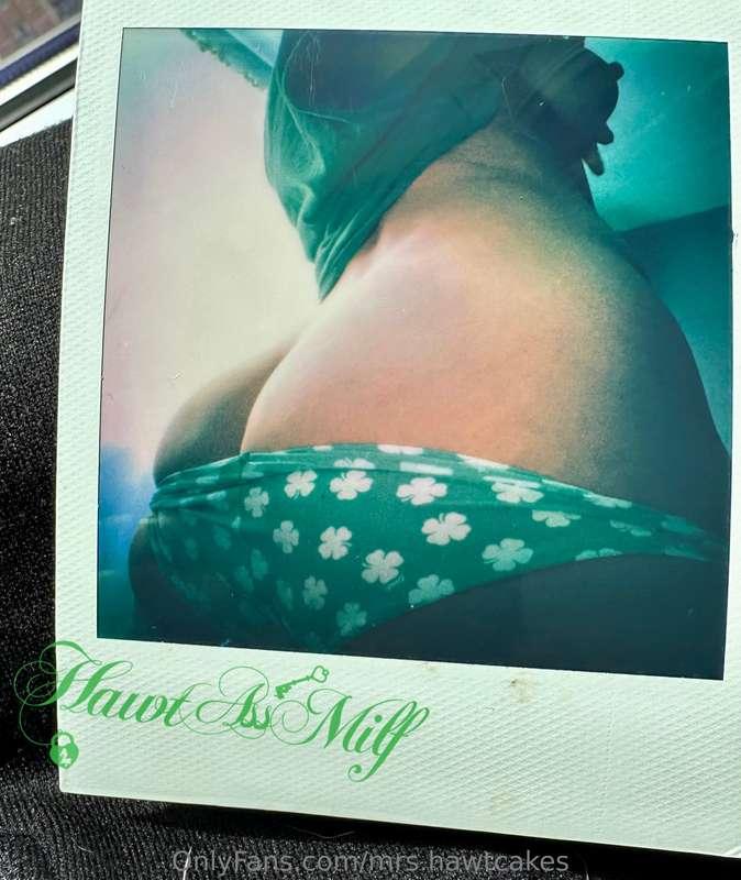 How would you rate my Polaroid selfie ?🍀💋