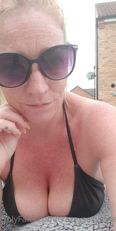 Sun's our tits out 😜