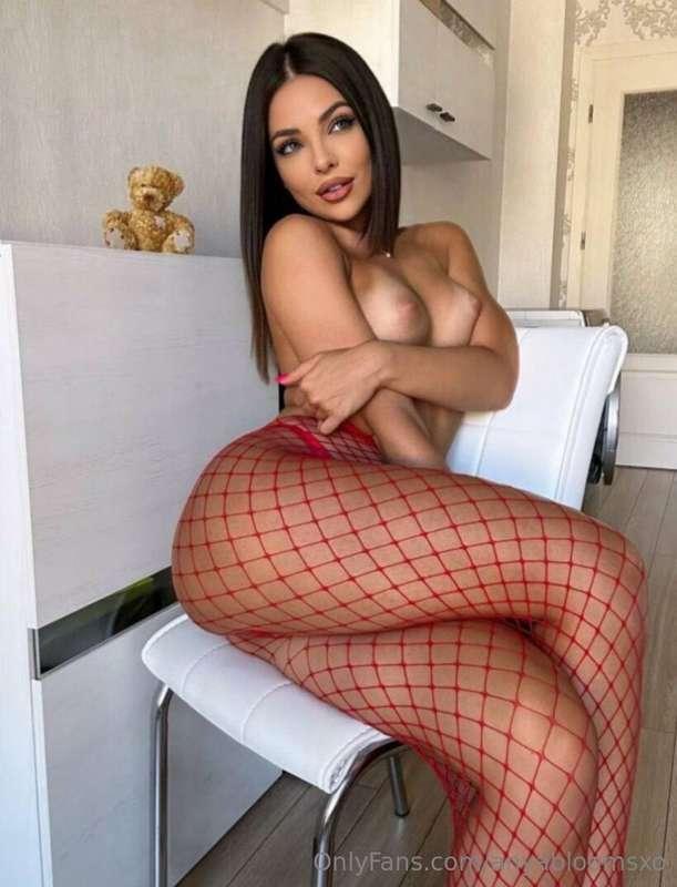 @alicebabey waits for you on her page 🥵Welcome to your daily..
