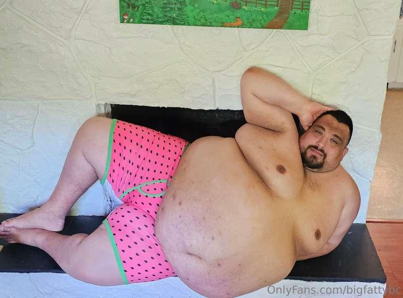 Anyone craving watermelon? Lemme bend over so you can dive o..