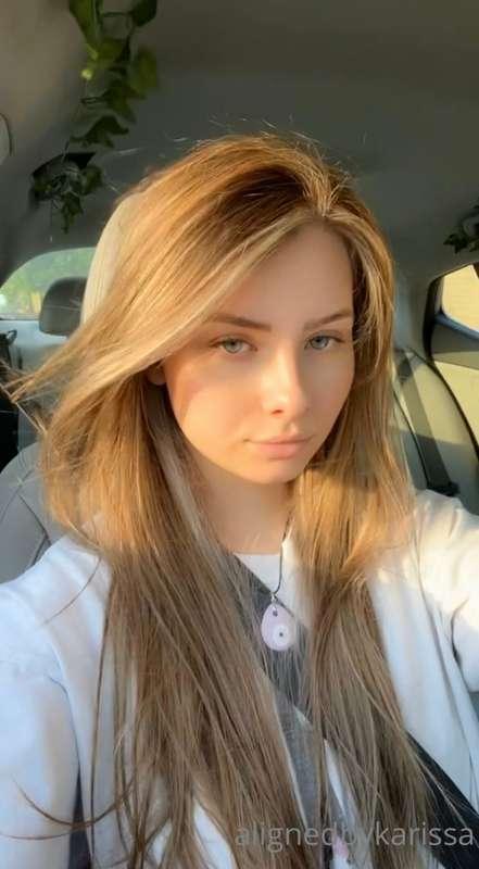Golden hourr 🌞 
My favorite time of day 😍 
When the sun is s..