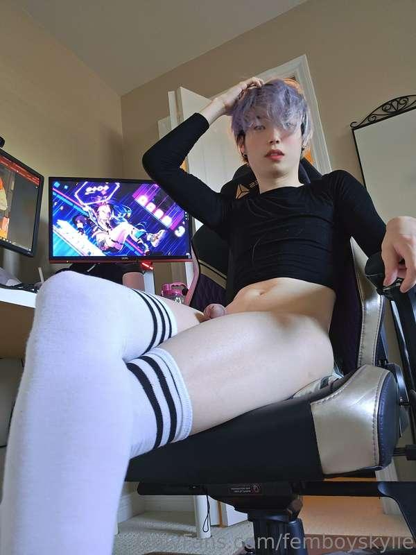 Do you guys like lower angles owo
