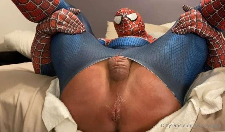 You wanna fuck your friendly neighborhood Spider Man?😈🍑