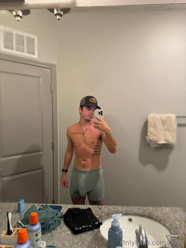 Little tease for you this Saturday morningggg🥵🤪